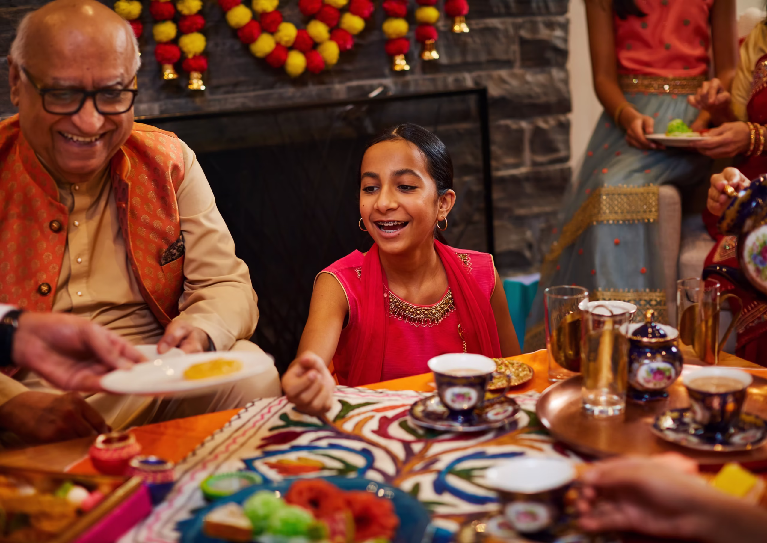 220308_CT_Holiday_Diwali_ServingTea_4736_FINAL_1