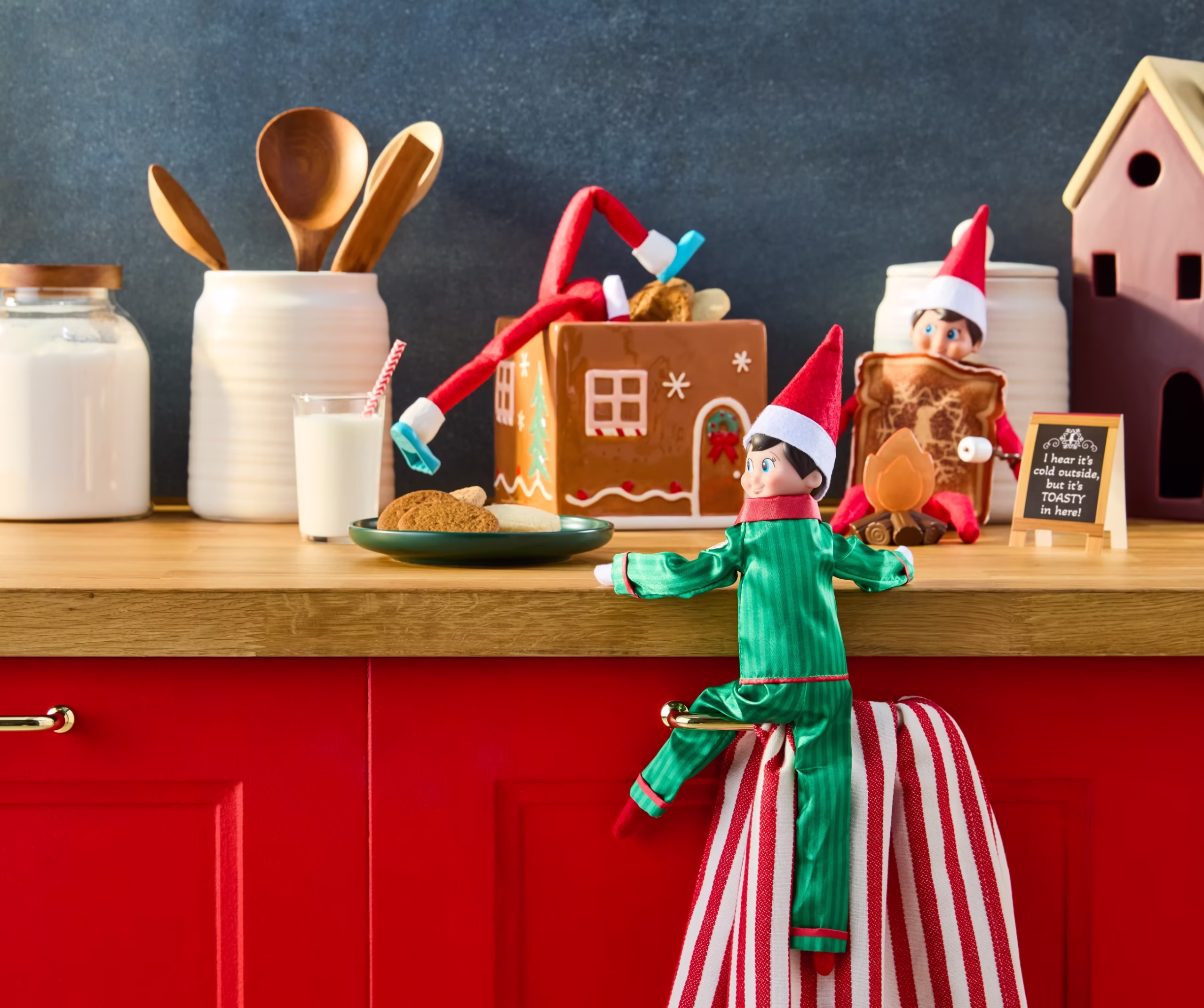 250814_RCSS_DecorBook_ElfShelf_1