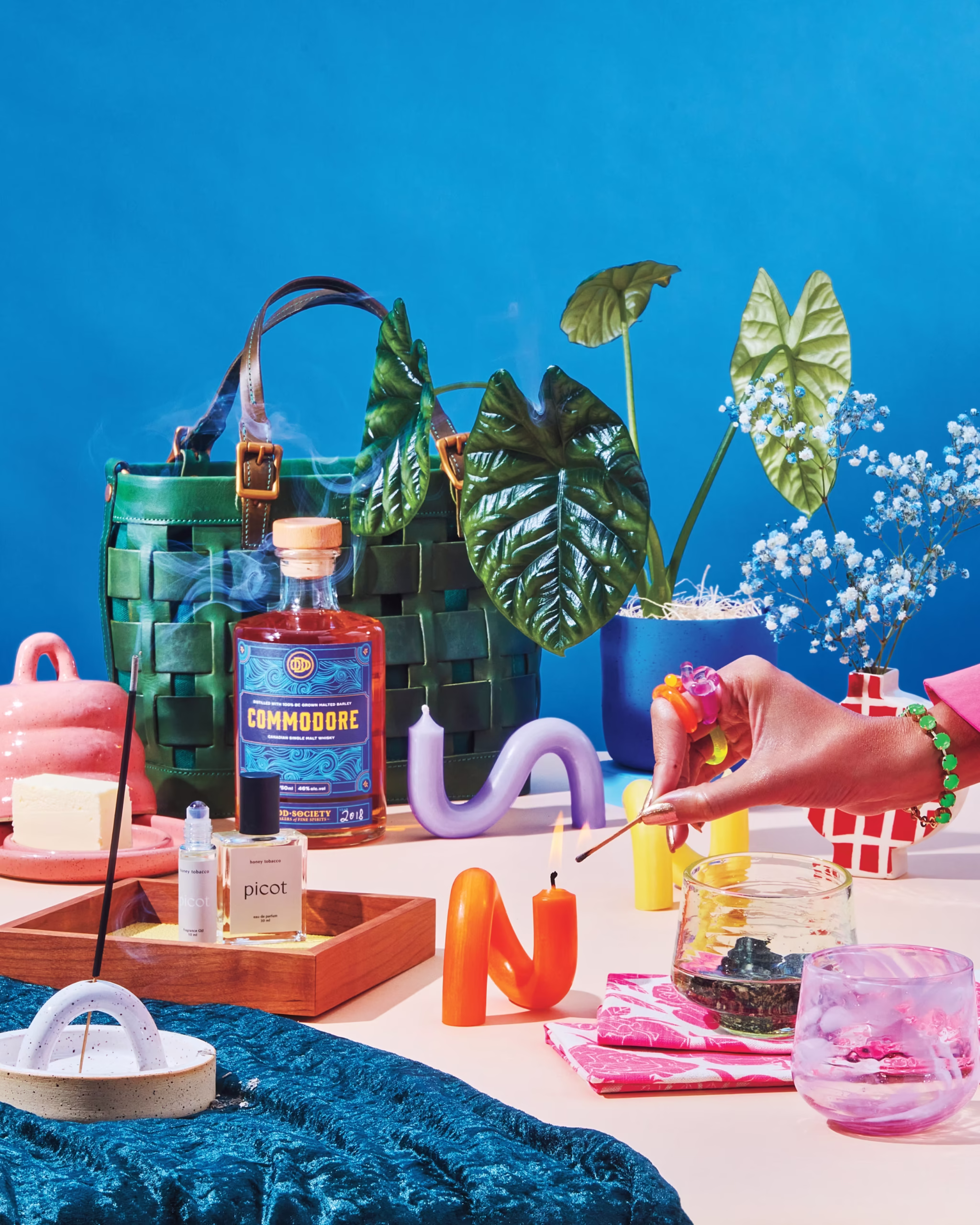 CHE12_STL_GIFT GUIDE_MODEL_06_4x5_1