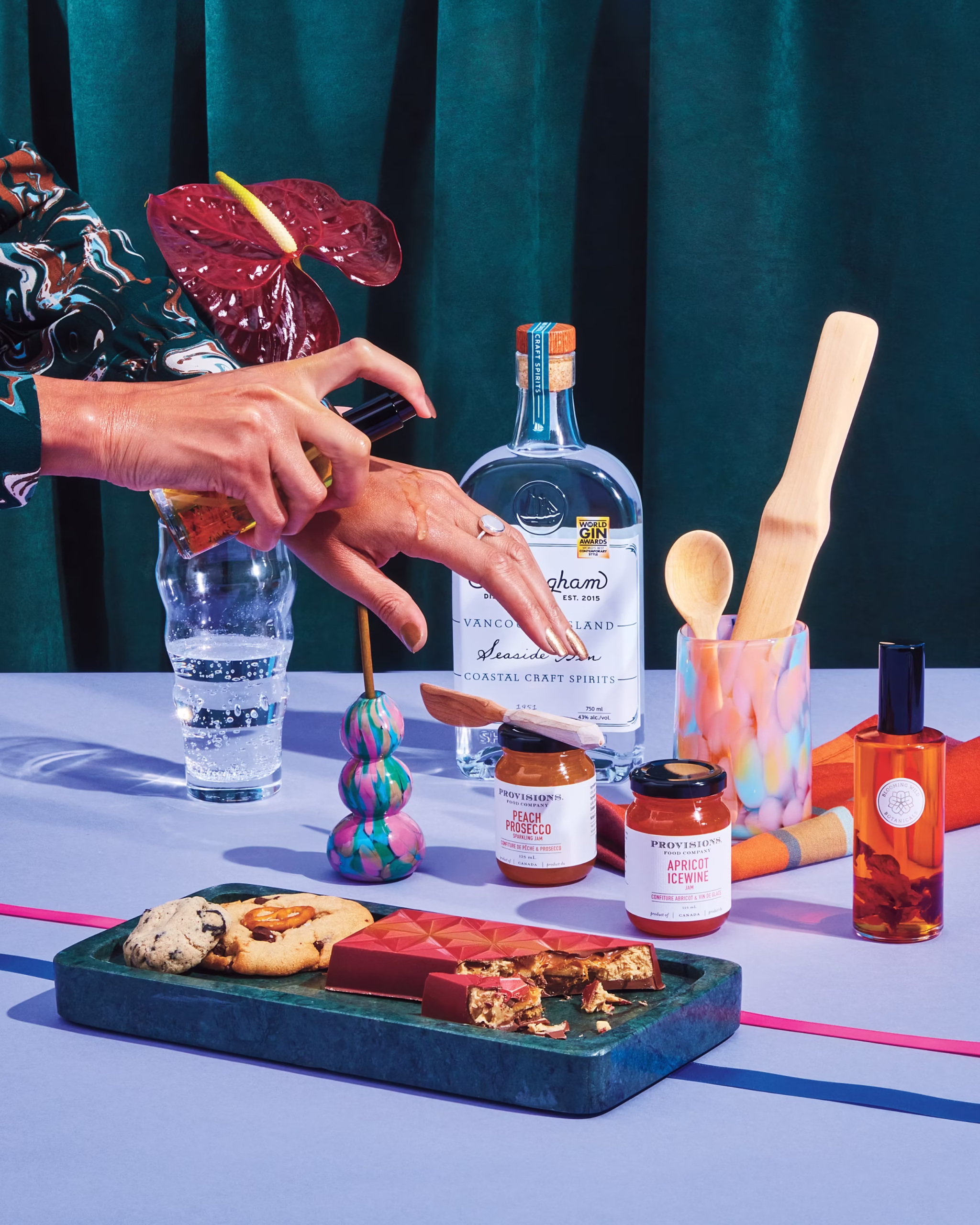 CHATELAINE: GIFT GUIDE